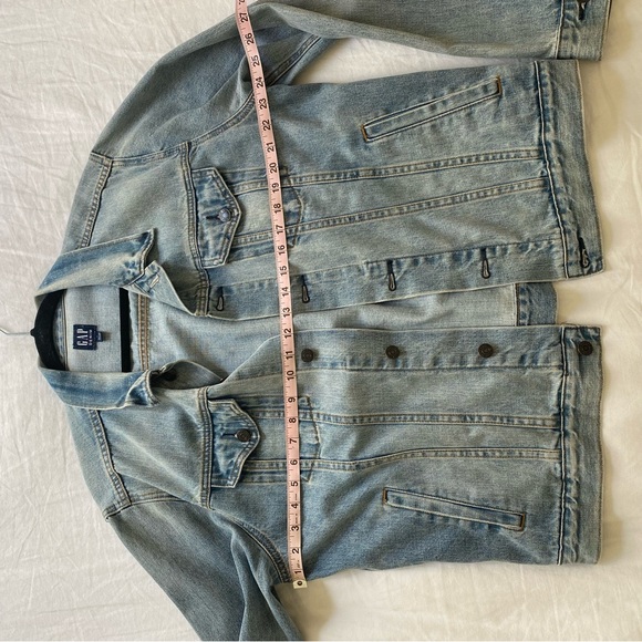 Signed Gap Jacket by Founder, Doris Fisher - Picture 7 of 9